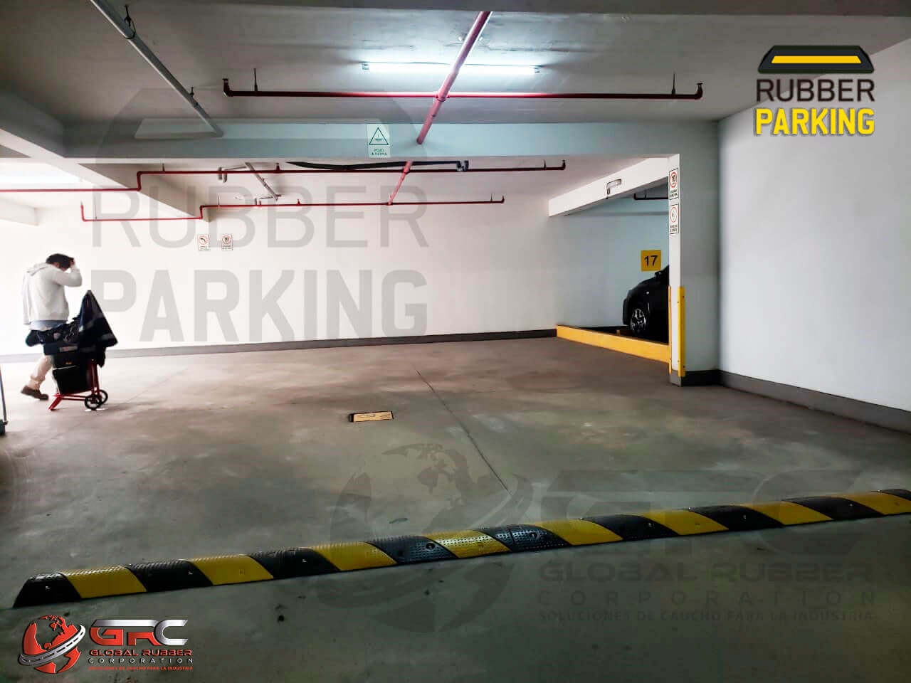 Rompemuelles de caucho 180 cm con franjas reflectivas