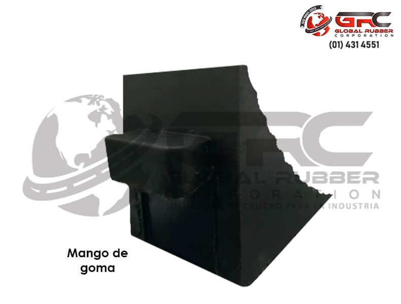 Nuestros tacos o cuñas de ruedas están elaborados con caucho SBR y caucho reciclado; estos son imprescindibles para cualquier entorno de muelle de carga.