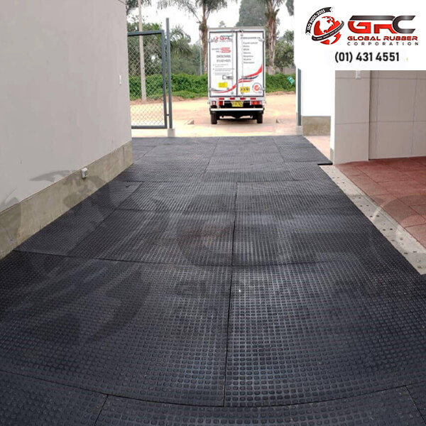 Piso Neopreno para Establos y Ganadería